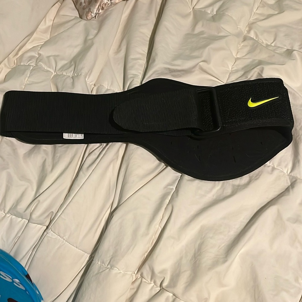 Nike lifting belt